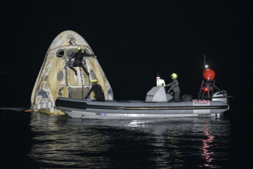 Crew Dragon повернувся на Землю