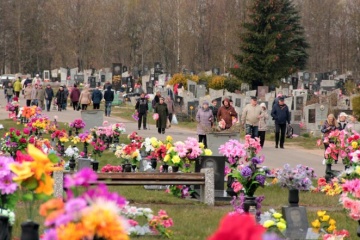 У поминальні дні до кладовищ пустять транспорт – перелік маршрутів