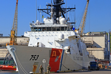 U.S. Coast Guard’s cutter Hamilton enters Odesa port