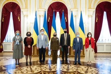 У Маріїнському палаці запустили україно- та англомовні аудіогіди