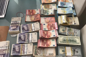 Колишній народний депутат та чиновники Київради «кришували» МАФи у переходах