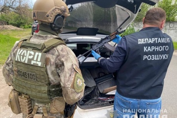 Поліція затримала банду торговців зброєю із зони ООС