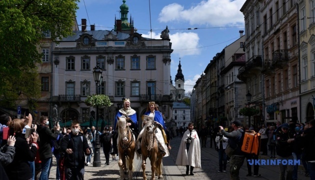 Король, лицарі та герольд: Львів відсвяткував День міста у «середньовічному» форматі
