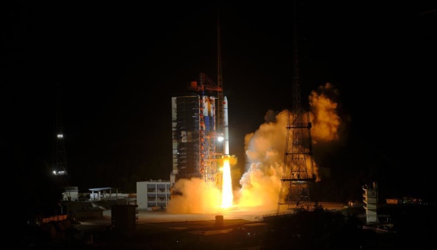 Китай запустив супутники для моніторингу Землі і технічних випробувань