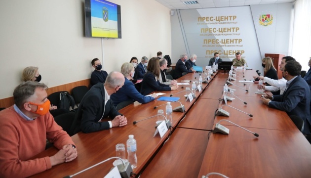 Ministros de Exteriores de los países del Benelux: Nos hemos asegurado personalmente de cómo cambia la región de Lugansk