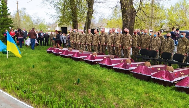 На Житомирщині перепоховали 100 воїнів, загиблих у Другу світову