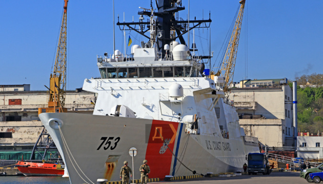 U.S. Coast Guard’s cutter Hamilton enters Odesa port