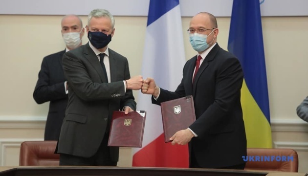 ウクライナとフランス、総額１３億ユーロ強の支援合意に署名