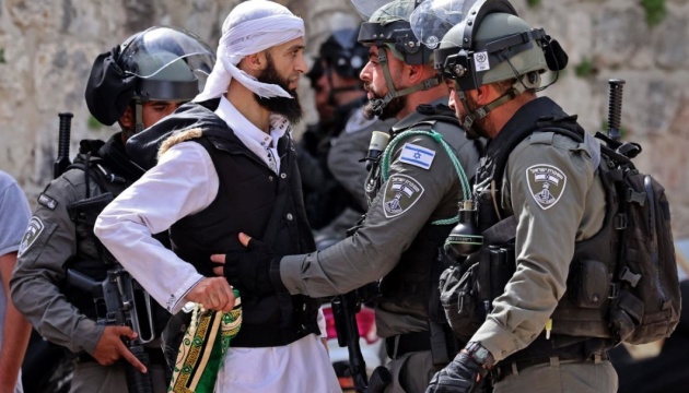 У Єрусалимі тривають зіткнення з поліцією у мечеті Аль-Акса