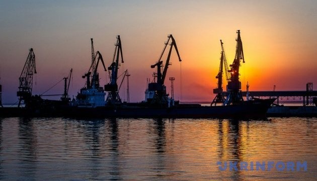 Азовські порти України: поки працюють, але загроза блокування – велика