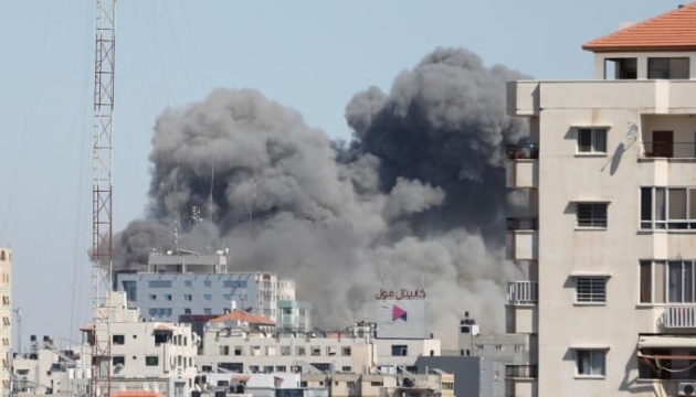 Ізраїль вдарив по вежі ХАМАС у Газі, де працюють міжнародні ЗМІ