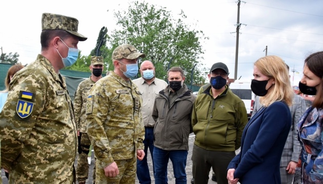 Estonian prime minister visits Luhansk region