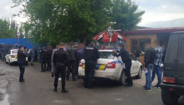 У Миколаєві намагалися блокувати завод, керівник якого помер від коронавірусу У Миколаєві намагалися блокувати завод, керівник якого помер від коронавірусу