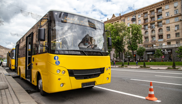 Київ посилює вимоги до перевізників  - тепер з англійською, кондиціонерами та без шансону