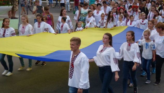 Вінничани запустили патріотичний танцювальний челендж «Червона калина»