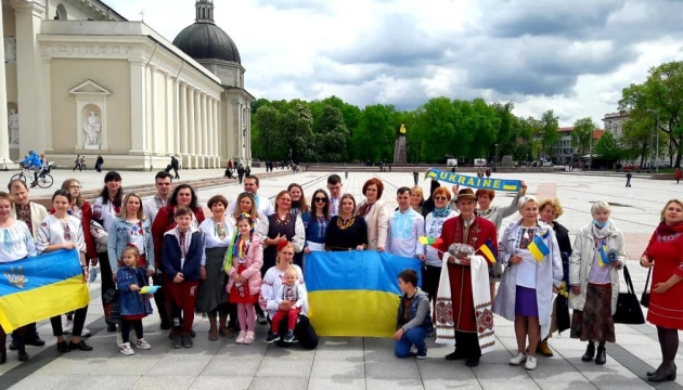Українці Литви відзначили День вишиванки