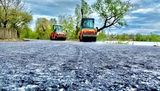 На Вінниччині капітально ремонтують дорогу Гайсин-Теплик