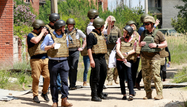 Bundestag delegation visits JFO area in eastern Ukraine