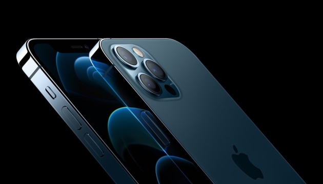 Чехлы для iPhone 12 – стильный дизайн и надежная защита Чехлы для iPhone 12 – стильный дизайн и надежная защита