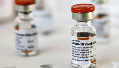 В Україну прибув літак із 500 тисячами доз вакцини CoronaVac