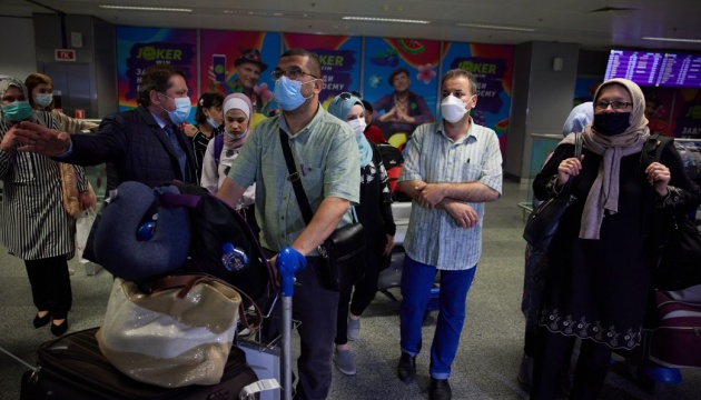 Евакуйовані з Сектора Газа 109 українців прибули в аеропорт Києва