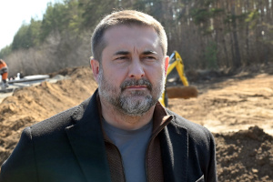 Жителі Білокуракине на Луганщині перекрили загарбникам дорогу та скандували «Україна!»