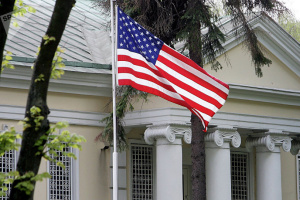 Стрілянина в початковій школі: по всій Америці в пам'ять про загиблих приспустять прапори