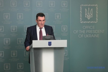 Данілов: Хіба в Мінських угодах написано, що Путін видав 650 тисяч паспортів?