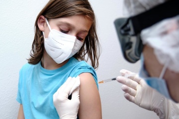 Over 148,000 COVID-19 vaccine doses given in Ukraine in past day