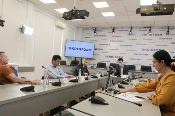От Парижа до Женевы: как изменилось мнение украинцев о российско-украинской войне за два года президентства Зеленского