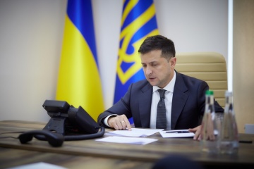 ２日のゼレンシキー・バイデン首脳会談は１時間半強行われた＝ウクライナ大統領府発表