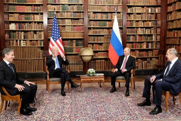 Biden réaffirme son soutien à l'Ukraine lors d'une rencontre avec Poutine