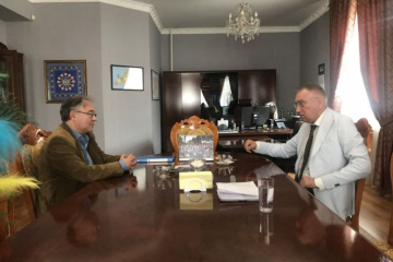 Посол України обговорив видання українських книжок киргизькою мовою