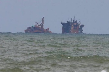 У побережья Шри-Ланки затонуло судно с экологически опасным грузом
