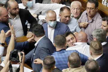 «Жаркая» Рада, робот-шахтер и цвет киви