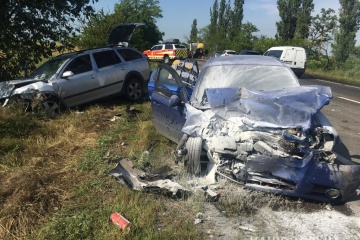 Mykolaiw: Zwei Tote und fünf Verletzte bei Zusammenstoß von vier Autos
