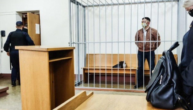 Selbstmordversuch vor Gericht in Belarus: Oppositioneller rammt sich Kugelschreiber in Hals