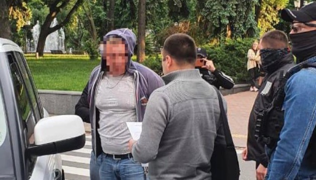 Заступника голови Чернігівської ОДА впіймали на хабарі у 160 тисяч доларів