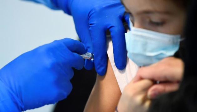 Австрія вакцинувала майже половину дітей від 12 до 14 років