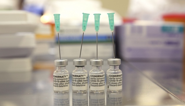 Вчені порівняли кількість антитіл після вакцинації Pfizer та CoronaVac