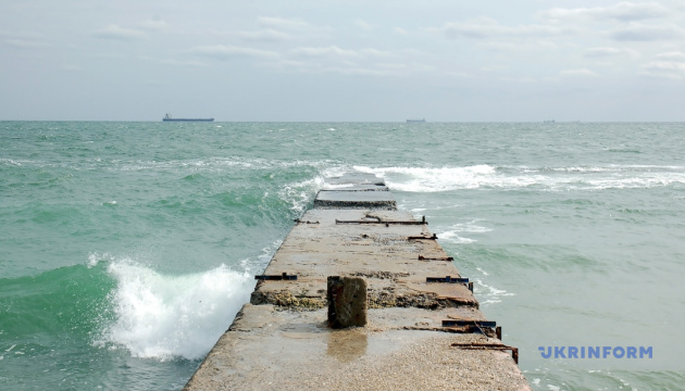 Морська вода біля пляжів Одеси непридатна для купання – міськрада