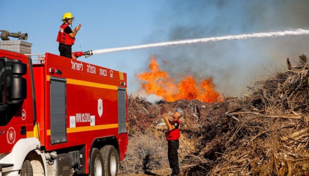 Ізраїль заявляє про пожежі через «вогняні кулі», запущені з сектора Гази