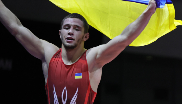Українці здобули 4 «золота» на юніорському чемпіонаті Європи з вільної та жіночої боротьби