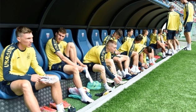 Став відомий стартовий склад збірної України з футболу на матч проти Англії