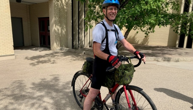 Канадець подолає на велосипеді дві тисячі кілометрів для допомоги українцям