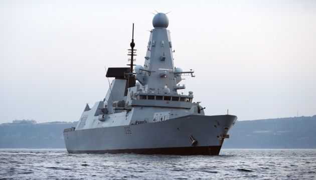Британия опровергает обстрел своего эсминца со стороны РФ у берегов Крыма
