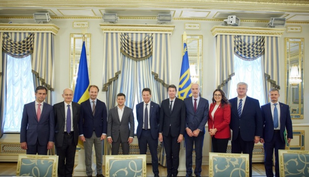 Зеленський закликав бізнес Франції долучитися до модернізації дорожньої інфраструктури України
