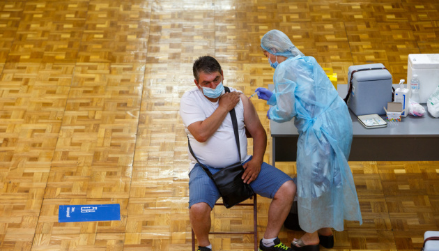 Over 143,000 people get COVID-19 jabs in Ukraine on July 28