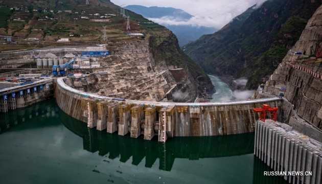 У Китаї запустили другу у світі за потужністю ГЕС