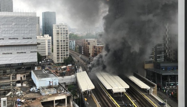 У Лондоні - масштабна пожежа, місто огорнув чорний дим